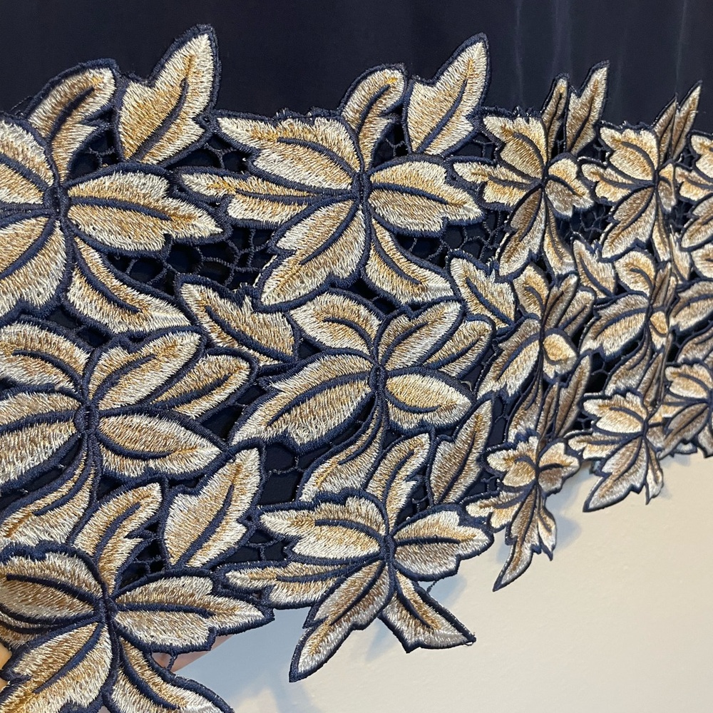 Belle Badgley Mischka Larissa Embroidered Dress Size 6 Navy Floral Hem - Picture 3 of 8